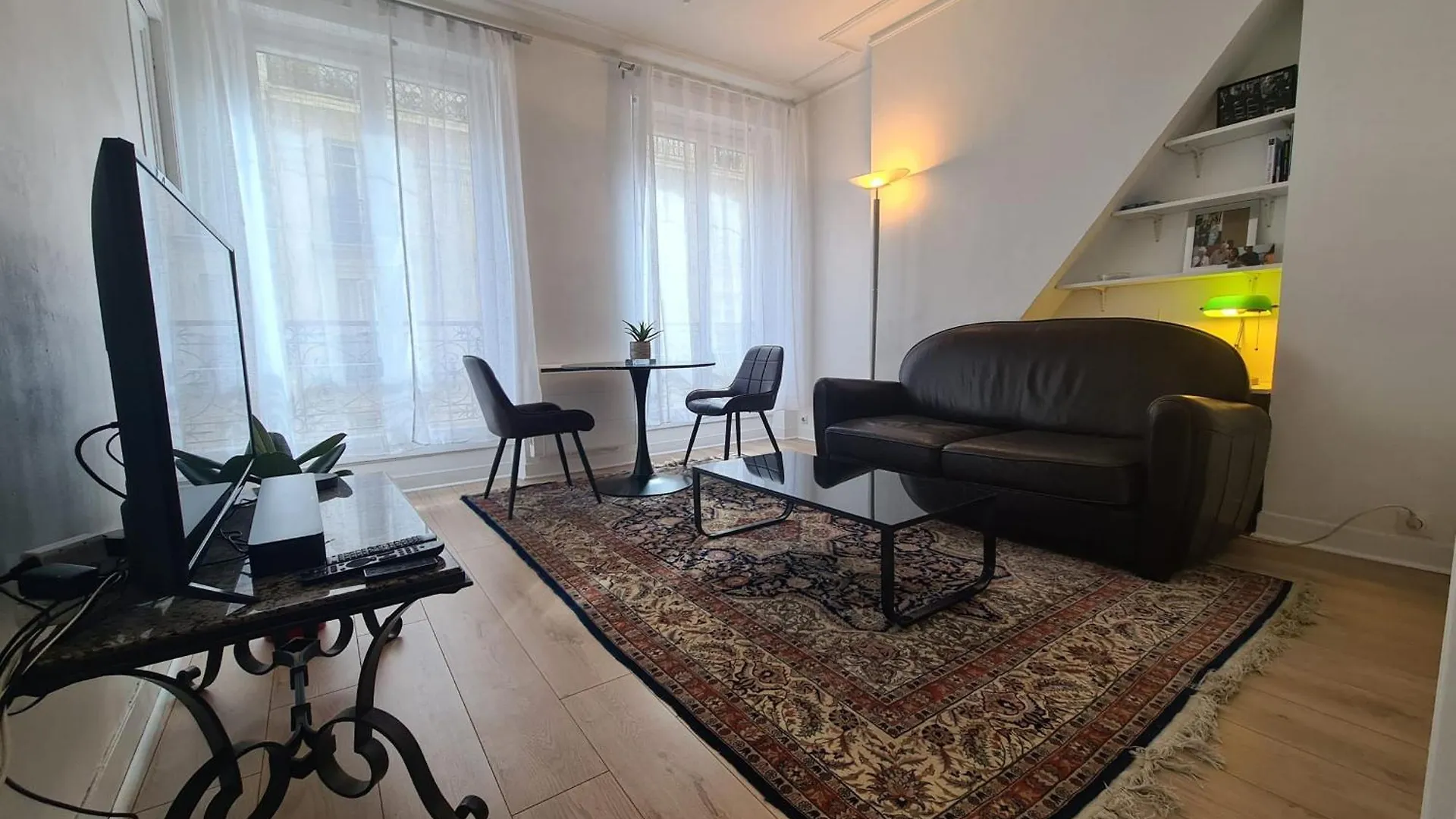 Apartment Charming Love Nest In Paris France